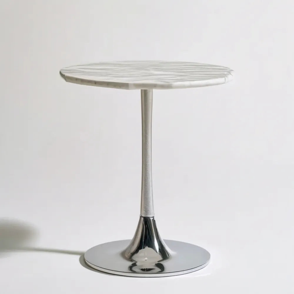 Okrągły biało-szary marmurowy blat Ø50 cm ze srebrną chromowaną podstawą, wys. 55 cm